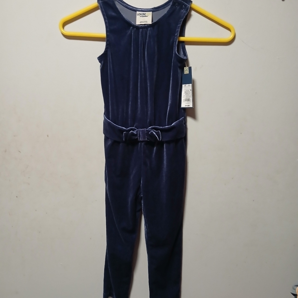 Girls NWT Genuine kids by Oshkosh one piece outfit. Velour fabric. Size 4T